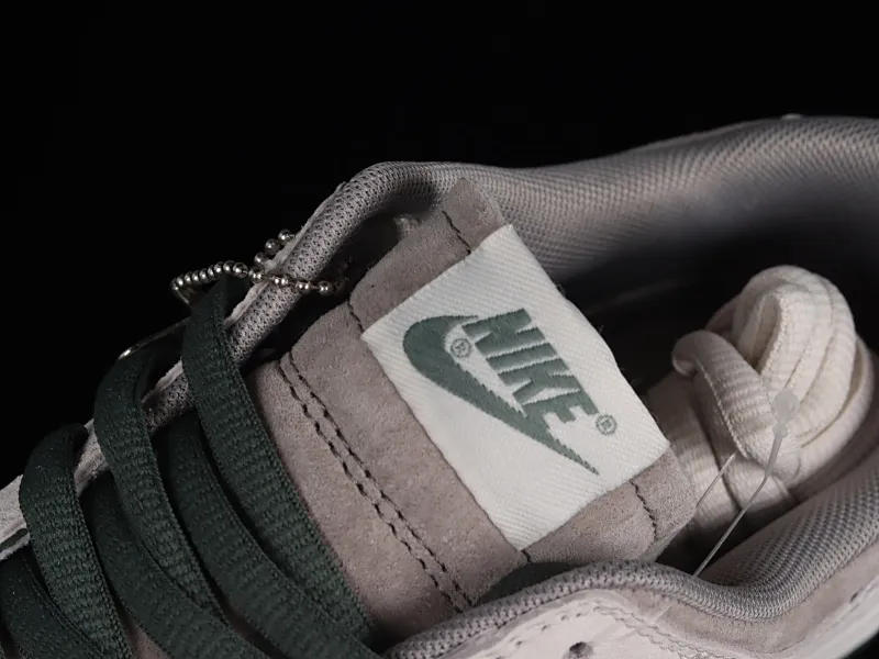 All Categories Nk SB Dunk Series Nk SB Dunk Low Low-top sneakers Otomo Katsuhiro x Nk SB Dunk Low "Steamboy OST" Otomo Katsuhiro co-branded SB low-top sports and leisure sneakers LF0039-035